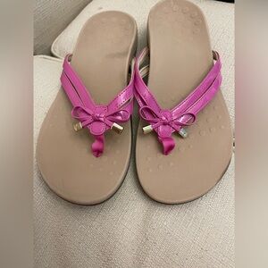 Vionic Bella X hot Pink bow fushcia sz 10 comfort thongs sandals flip flops nwot